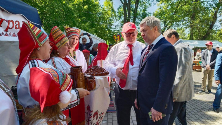 Делегация Димитровграда приняла участие в региональном национальном мордовском празднике Шумбрат и Дне дружбы народов.