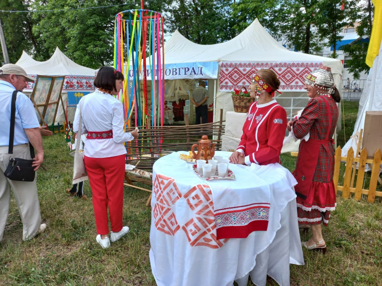 В субботу 8 июня димитровградская чувашская национально-культурная автономия приняла участие в областном празднике Акатуй..