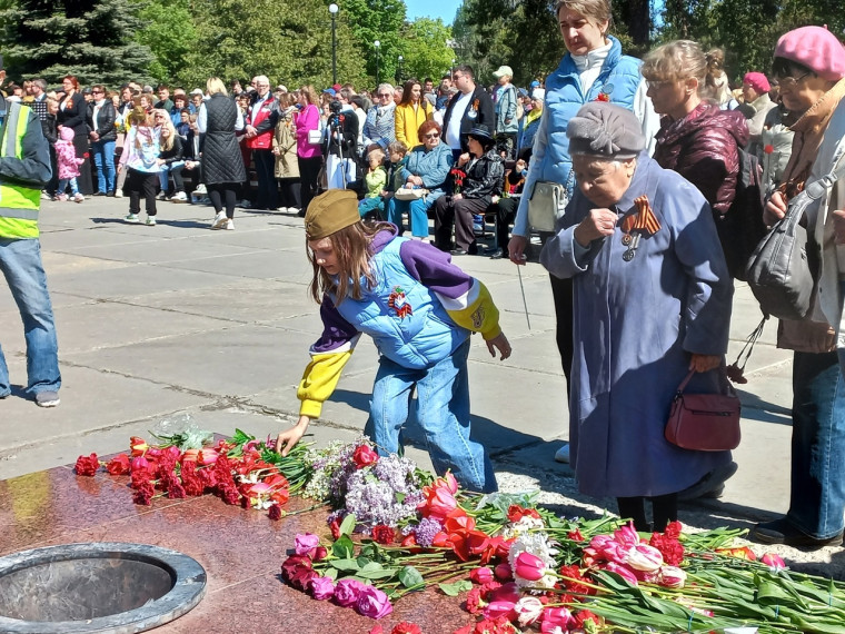Митинг у Монумента Славы.