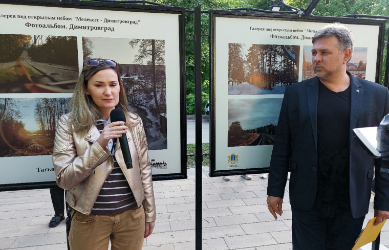 На Аллее учителей, что на улице Терешковой, открыта новая выставка - &quot;От Мелекесса до Димитровграда - Димитровград. Фотоальбом&quot;.